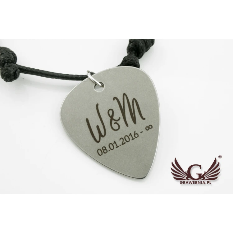 Schnurarmband mit Gitarren-Plektrum