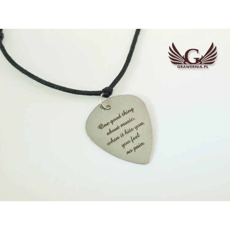 Schnurarmband mit Gitarren-Plektrum
