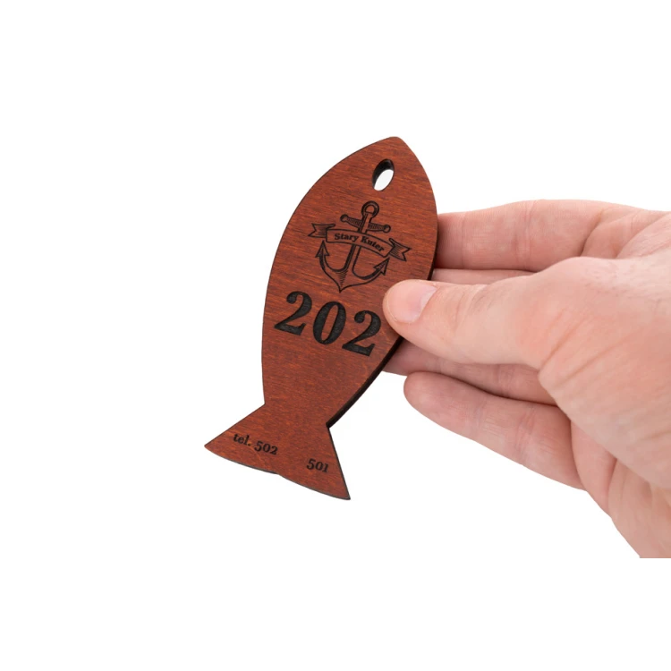 Holz Schlüsselanhänger Fish 4 - Farbe helle Walnuss - Größe 110x48mm - BD067