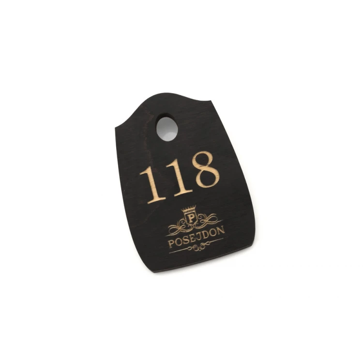 Holzschlüsselanhänger Pirat 5 - Wenge Farbe, Maße 80x55mm - BD030
