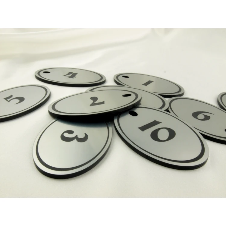 Schlüsselanhänger aus Gravierlaminat - OVAL - SATIN-SILBER