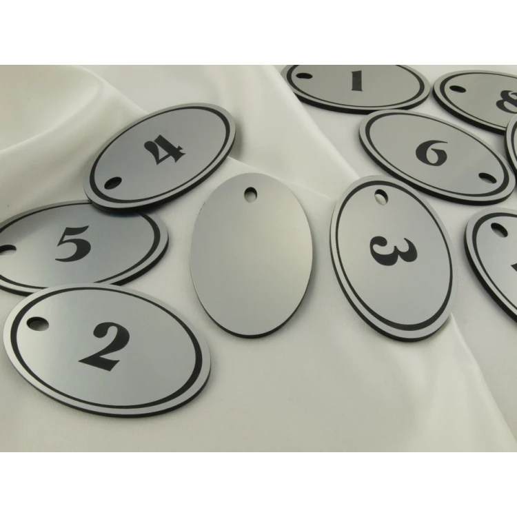 Schlüsselanhänger aus Gravierlaminat - OVAL - SATIN-SILBER