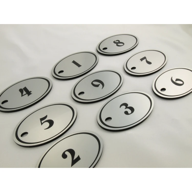 Schlüsselanhänger aus Gravierlaminat - OVAL - SATIN-SILBER