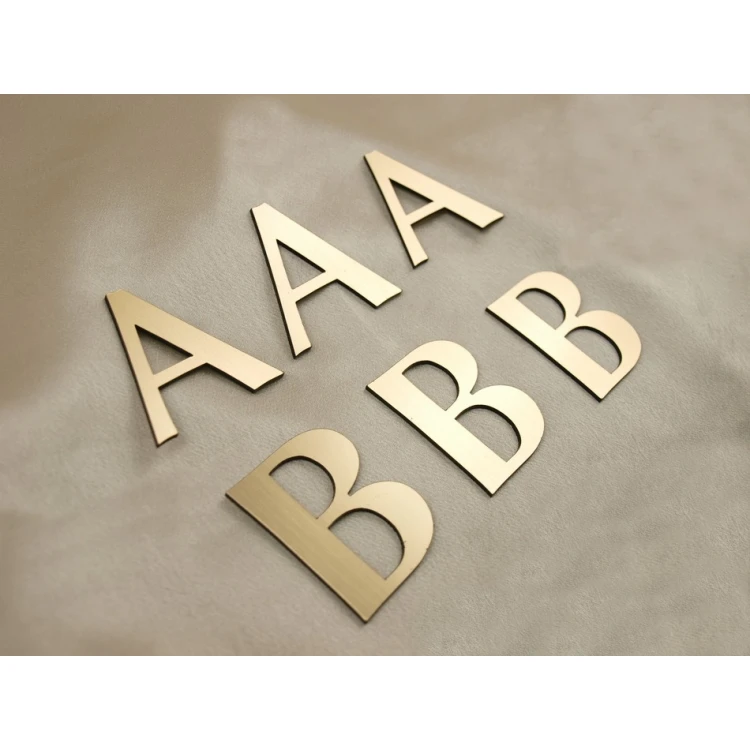 Laser-geschnittene Ziffern und Buchstaben