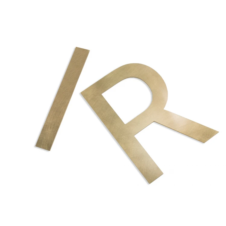 Zahlen und Buchstaben aus Messing geschnitten - Höhe: 200mm - CNC088