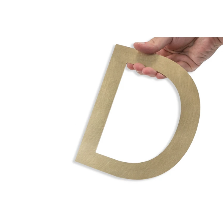 Zahlen und Buchstaben aus Messing geschnitten - Höhe: 200mm - CNC088