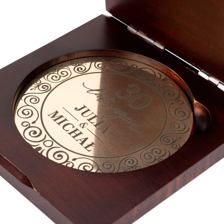 Medaillenkoffer aus Holz für den Hochzeitstag - Lasergravur - MGR113