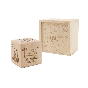 Holzwürfel mit Kindesmetrik in einer Holzbox mit Gravur - Geschenk zur Taufe - KSD001