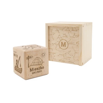 Holzwürfel mit Kindesmetrik in einer Holzbox mit Gravur - Geschenk zur Taufe - KSD001