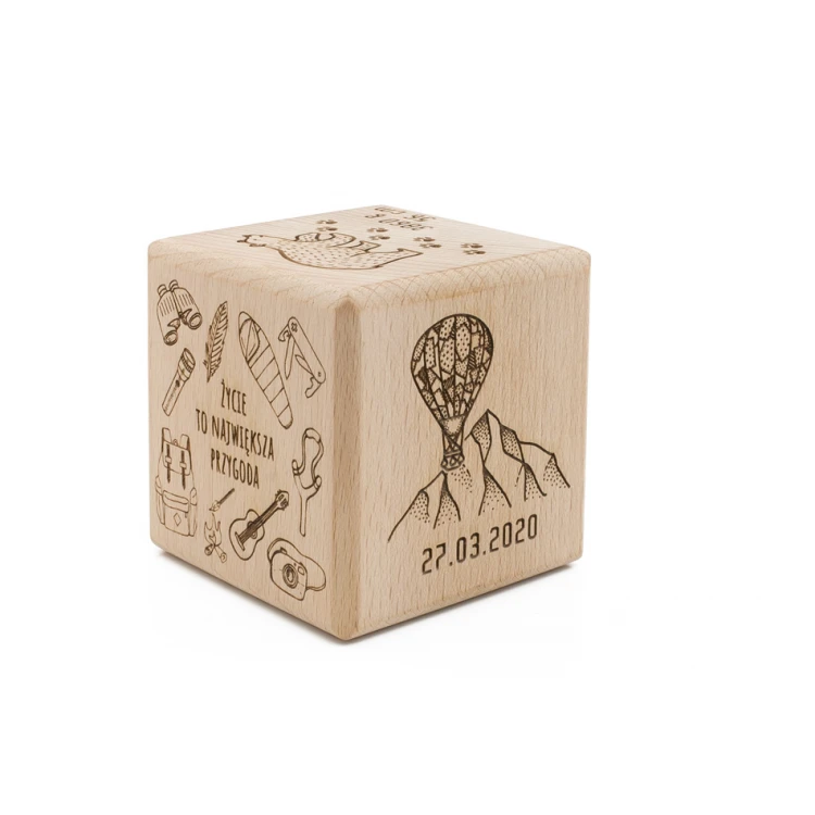 Holzwürfel mit Kindesmetrik in einer Holzbox mit Gravur - Geschenk zur Taufe - KSD001