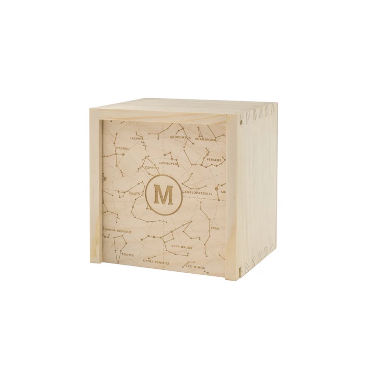 Holzwürfel mit Kindesmetrik in einer Holzbox mit Gravur - Geschenk zur Taufe - KSD001