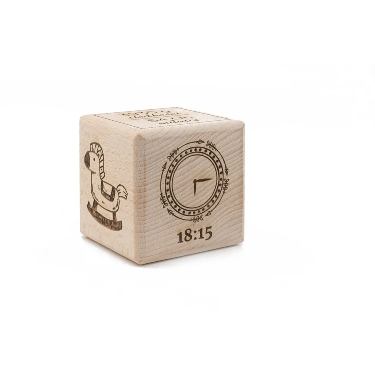 Holzwürfel mit Kindesmetrik in einer Holzbox mit Gravur - Taufgeschenk - KSD002
