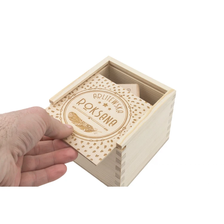 Holzwürfel mit Kindesmetrik in einer Holzbox mit Gravur - Taufgeschenk - KSD003