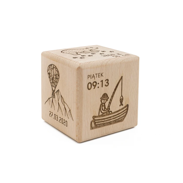 Holzwürfel mit Kindesmetrik in einer Holzbox mit Gravur - Geschenk zur Taufe - KSD001