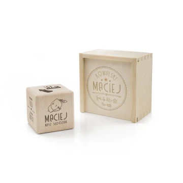 Holzwürfel mit Kindesmetrik in einer Holzbox mit Gravur - Taufgeschenk - KSD005