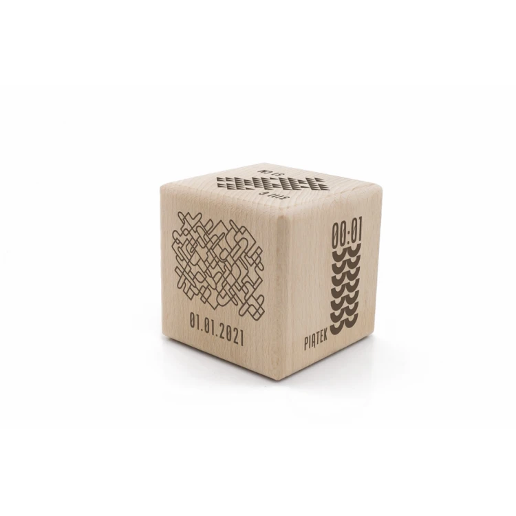 Holzwürfel mit Kindesmetrik in einer Holzbox mit Gravur - Geschenk zur Taufe - KSD008