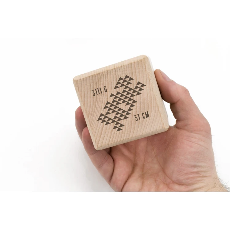 Holzwürfel mit Kindesmetrik in einer Holzbox mit Gravur - Geschenk zur Taufe - KSD008