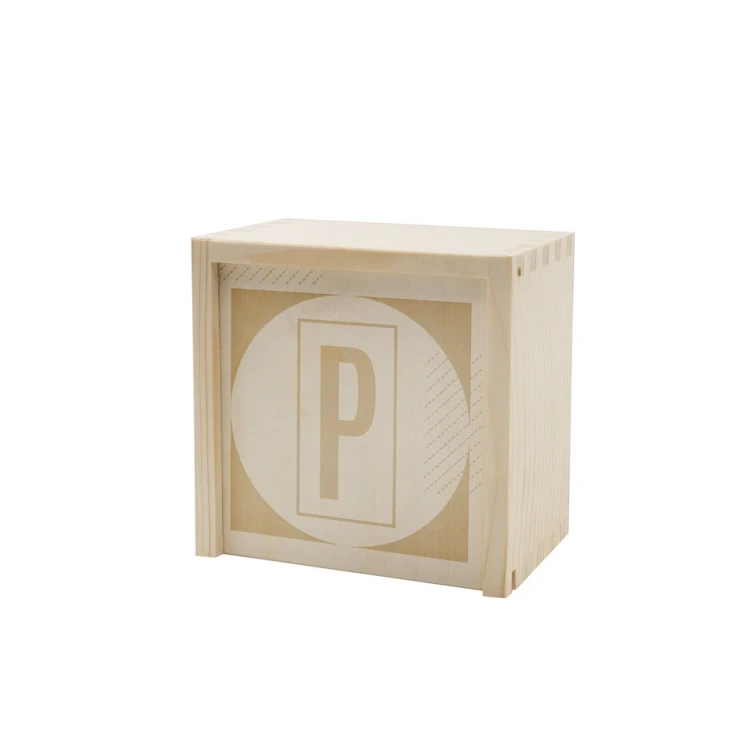 Holzwürfel mit Kindesmetrik in einer Holzbox mit Gravur - Geschenk zur Taufe - KSD008