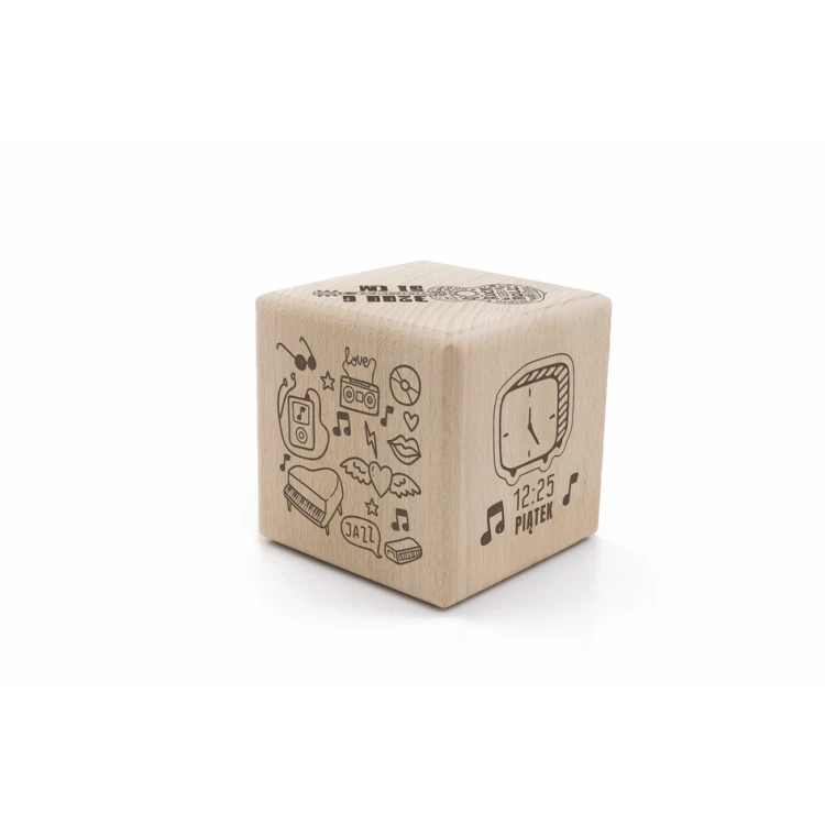 Holzwürfel mit Kindesmetrik in einer Holzbox mit Gravur - Taufgeschenk - KSD009
