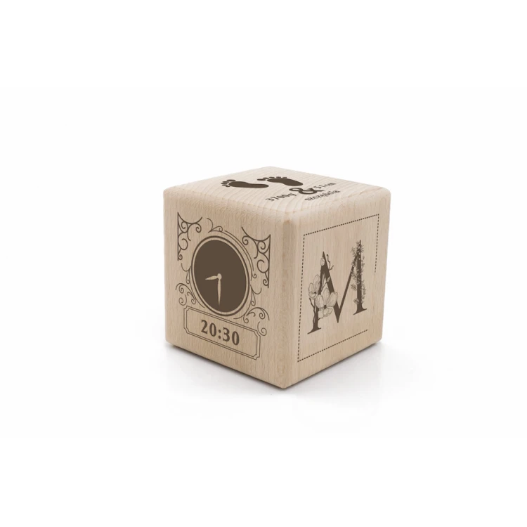 Holzwürfel mit Kindesmetrik in einer Holzbox mit Gravur - Geschenk zur Taufe - KSD010