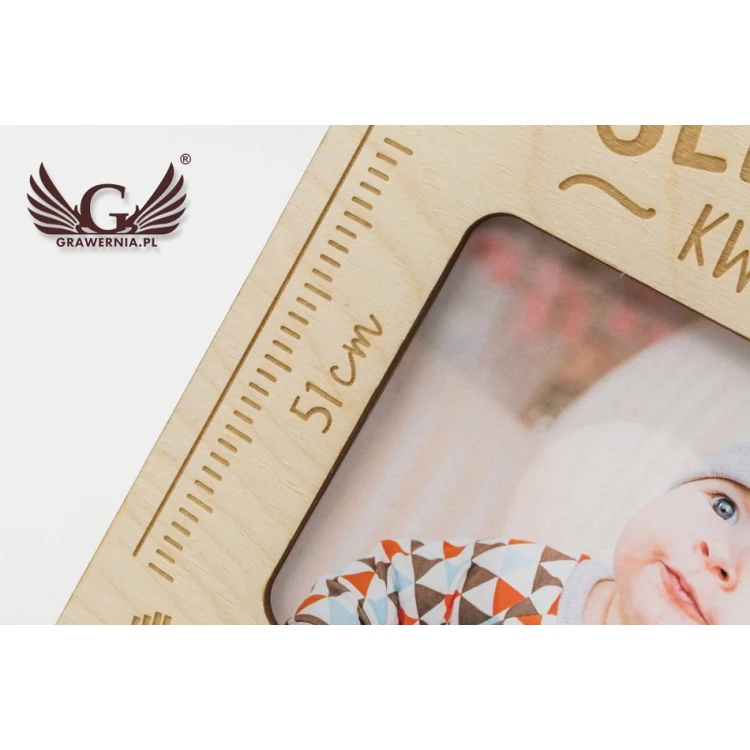 Holzrahmen mit Gravur für Babyfoto - RAM001