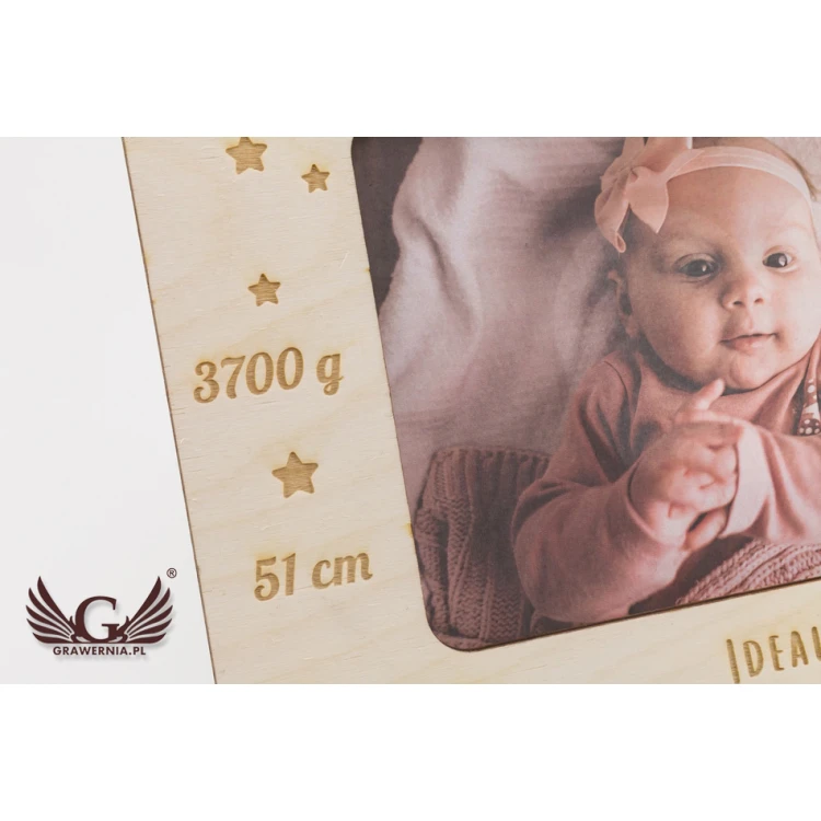 Holzrahmen mit Gravur für Babyfoto - RAM002
