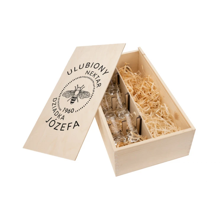Holzkiste für Wodka mit einem Set von 6 Gläsern - Geschenk für den Großvater - SK062