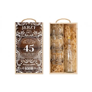 Holzkiste für Wodka mit einem Set von 6 Gläsern - Exzellenter Jahrgang - SK068