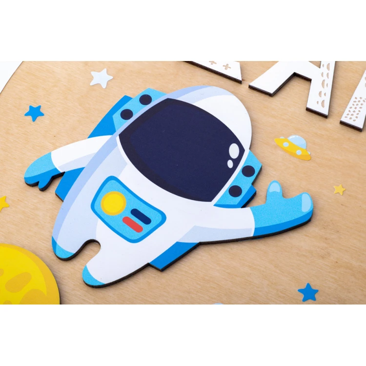 Holzschild mit Kindernamen und Geburtsdaten - Astronaut - Durchmesser 290mm - NAP073