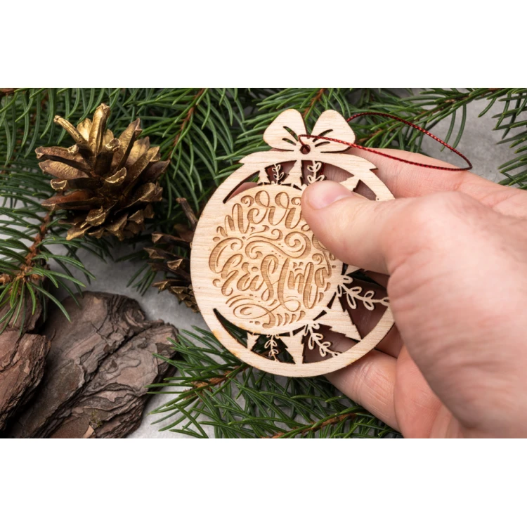 Holz-Weihnachtskugeln - Größe 71x83mm - individuelle Gravur - BDR041