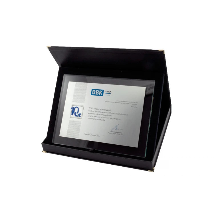 Jubiläumsurkunde - horizontal - farbiger UV-Druck und erhabenes Logo - DUV027