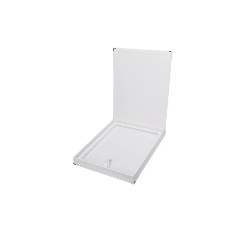EXKLUSIVES WEISSES ETUI für Diplom 230x305mm