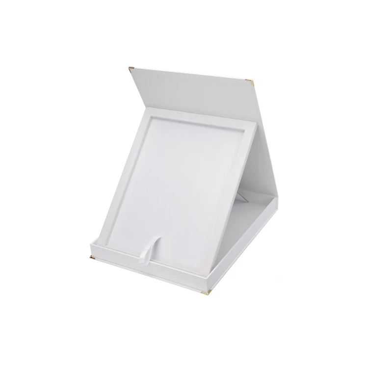 EXKLUSIVES WEISSES ETUI für Diplom 230x305mm