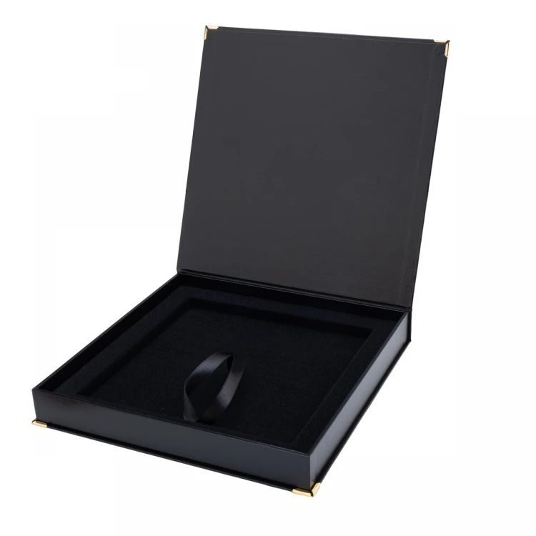 SCHWARZES QUADRATISCHES ETUI für Diplom 200x200mm