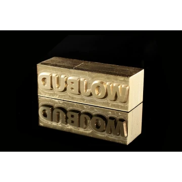 Heißprägestempel zum Prägen von Logos im Heiß- und Kaltverfahren - Matrizengröße: 41x13mm - CNC