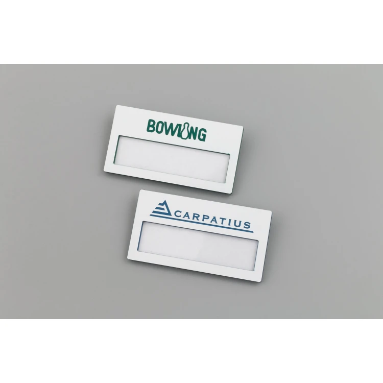 Ausweis mit Fenster - weiß mit farbiger Gravur - M - Abm. 67x35mm - ID070