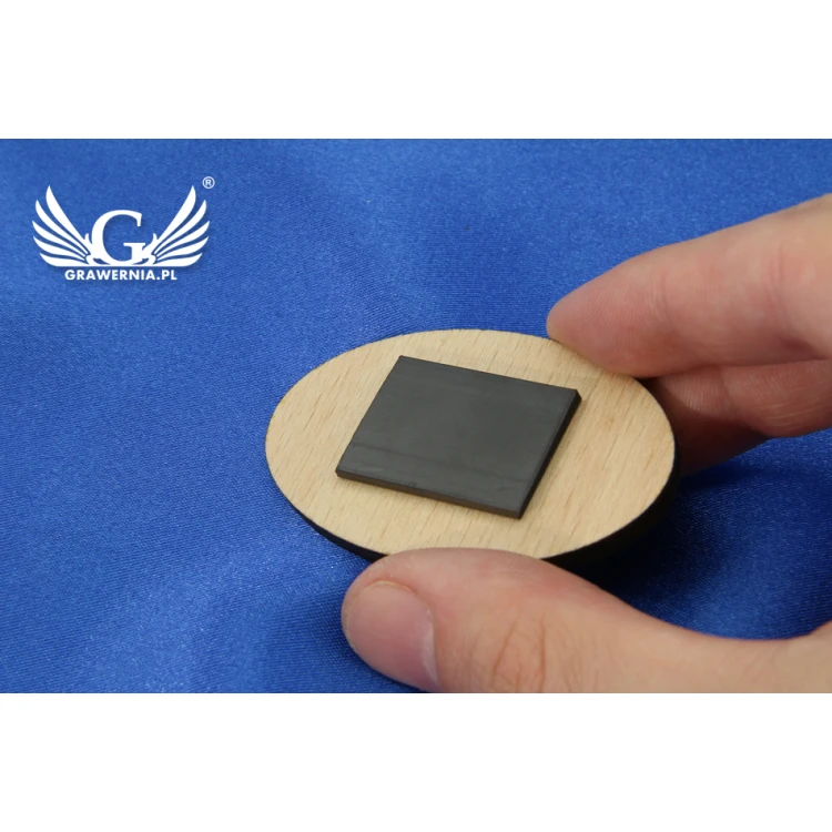 Holzmagnete mit individueller Gravur