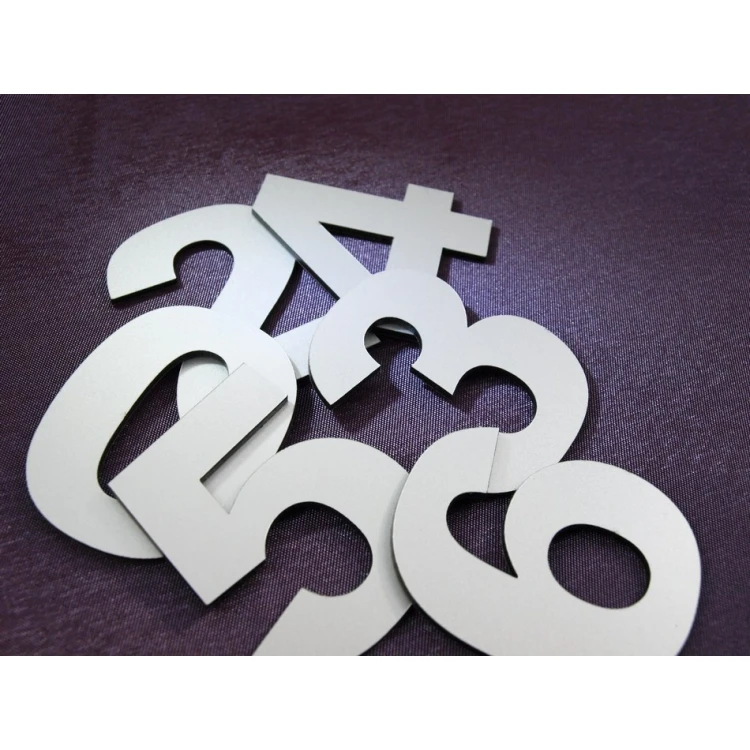 Kleine Ziffern und Buchstaben lasergeschnitten - CL005