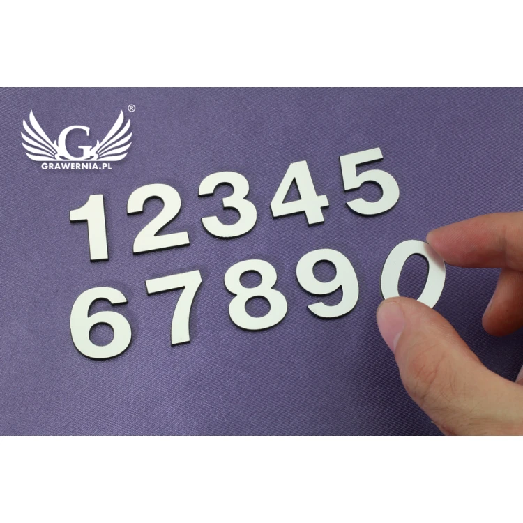 Kleine Ziffern und Buchstaben lasergeschnitten - CL005