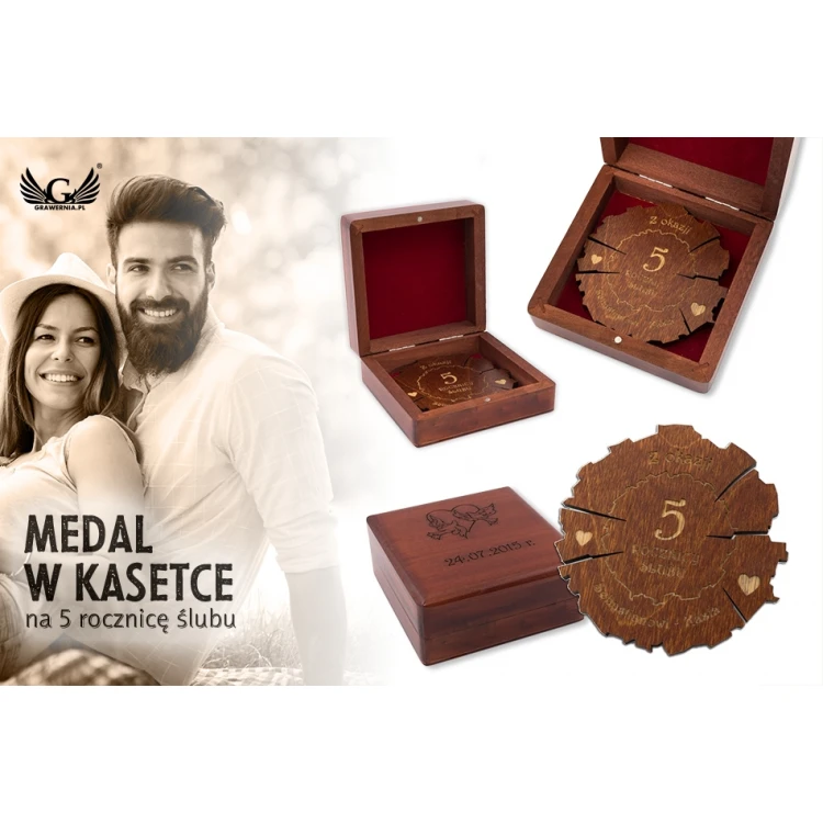 Holzmedaille zum 5. Hochzeitstag (aus Holz) in einer Holzkassette - Farbe warmes Braun - MGR009