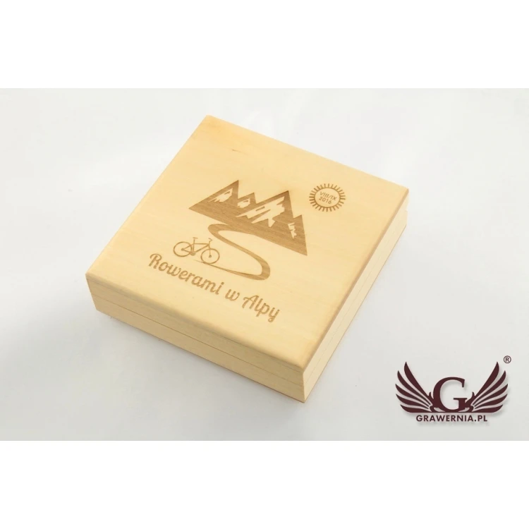 Holzmedaille für jeden Anlass in einer Holzkassette - helle Farbe - MGR012