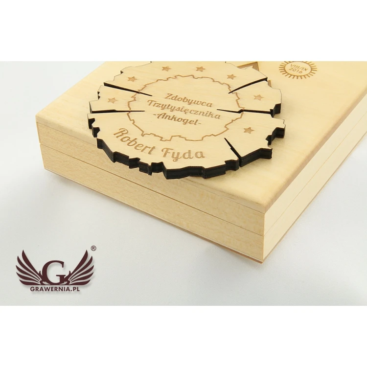 Holzmedaille für jeden Anlass in einer Holzkassette - helle Farbe - MGR012