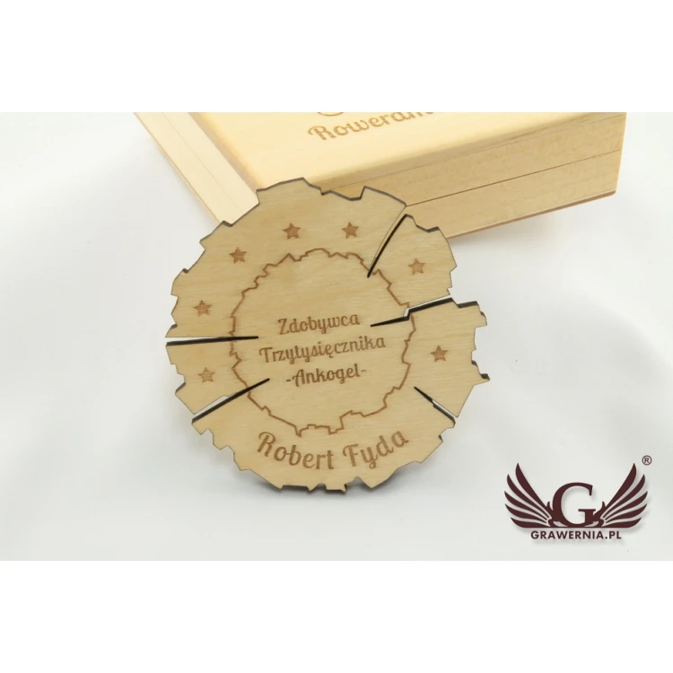 Holzmedaille für jeden Anlass in einer Holzkassette - helle Farbe - MGR012