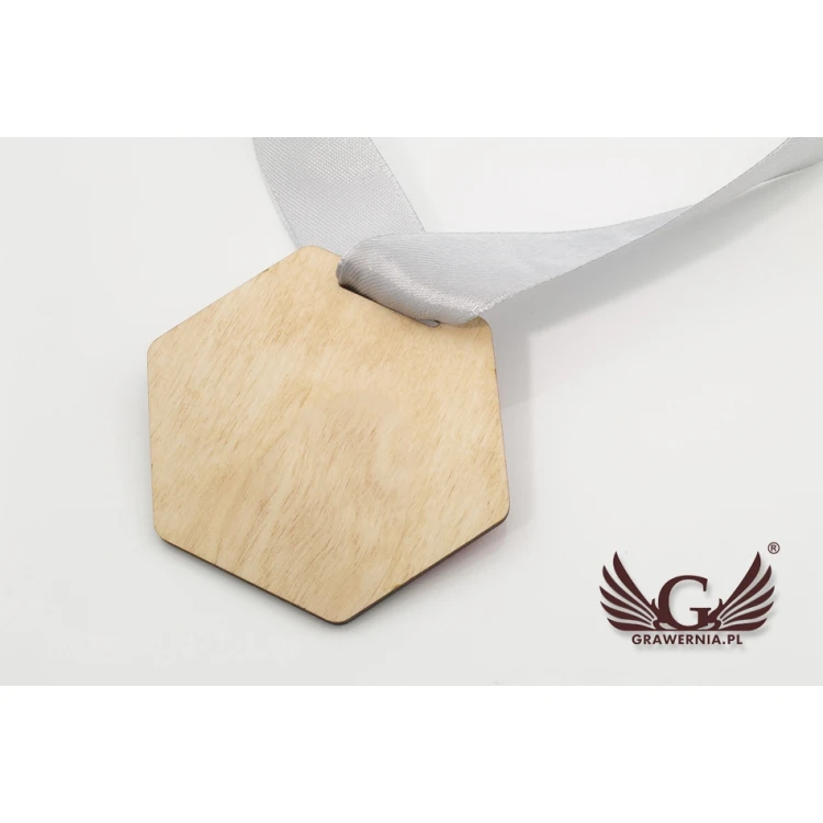 UV-bedruckte Holzmedaille - Starke Frau - Abmessungen: 79x66mm - MGR062