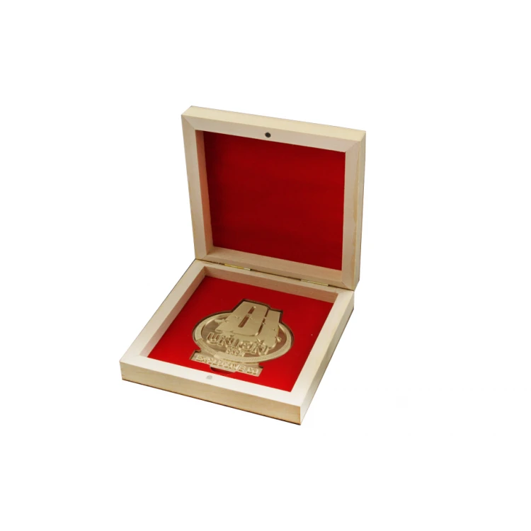 Messingmedaille in Holzkassette mit Gravur - Durchmesser 70mm