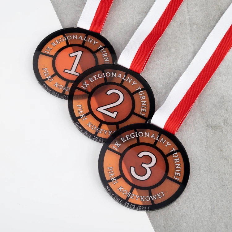 Plexi-Medaille mit UV-Druck - Abmessungen: 70x73mm - MGR0102