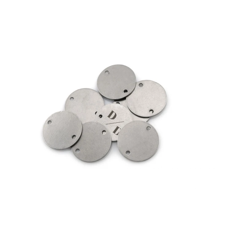 Stahletiketten für Kleidung - Abmessungen: 20x20mm - ME16