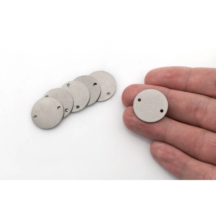 Stahletiketten für Kleidung - Abmessungen: 20x20mm - ME16