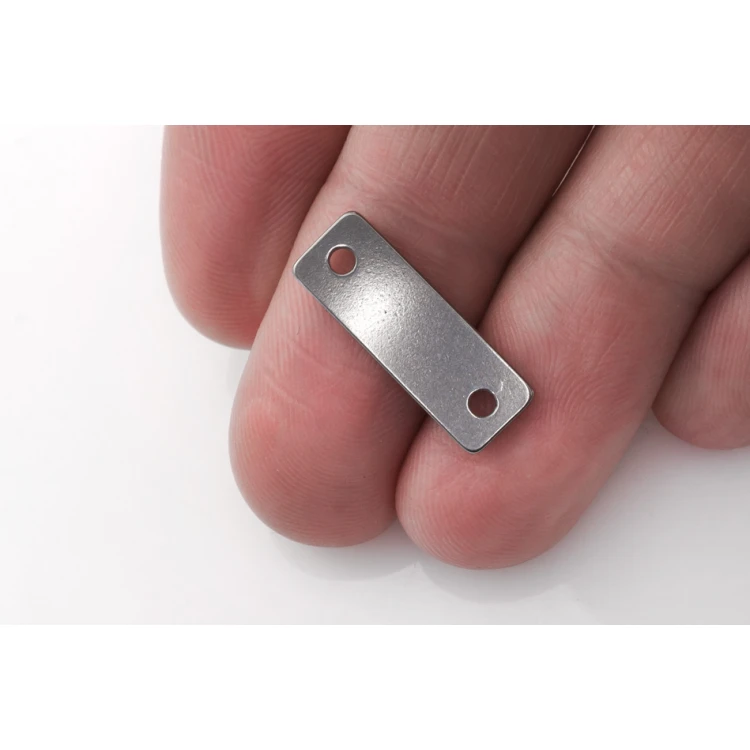 Stahletiketten für Kleidung - Abmessungen: 20x7mm - ME18