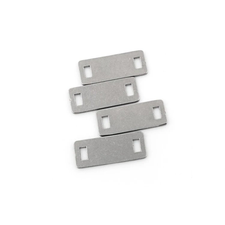 Stahletiketten für Kleidung - Abmessungen: 20x8mm - ME24
